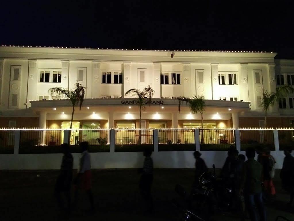 Ganpat Grand Hotel Palni Exterior photo